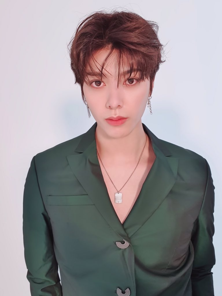 jflo_newkidd's tweet photo. [뉴키드 #지한솔] 뉴키드 BNT화보 그린슈트❣️

#Newkidd #뉴키드 #Jihansol #BNT https://t.co/ddGY723tQZ