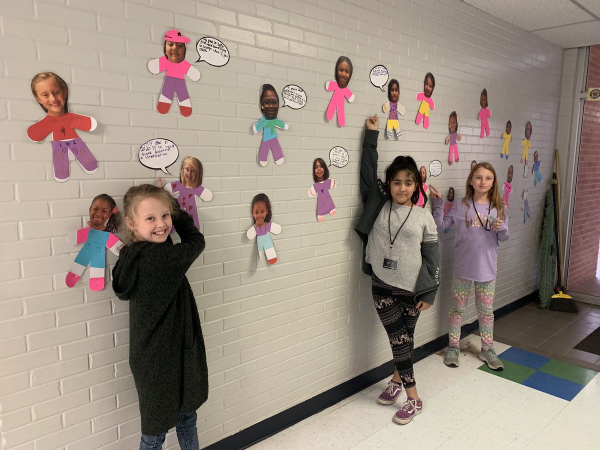 MrsEdkind's tweet photo. LWL recording their personal goals on speech bubbles and posting them in the hallway! @LamarElementary #beBOLD #IAmLamar #IAmWfisd @MindyTedford @davisjessica95 https://t.co/DfhhLRCAVz