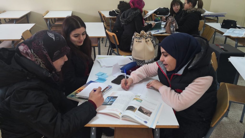 CRDP_Liban's tweet photo. #PITB #Dar_Baalbeck
"Bonne préparation, classe réussie" : formation des enseignantes du cycle 2 sur l'importance de la préparation et ses composantes voire l'élaboration de différentes préparations de leçons.
#Education #CRDPliban https://t.co/O0sRdjdZLR
