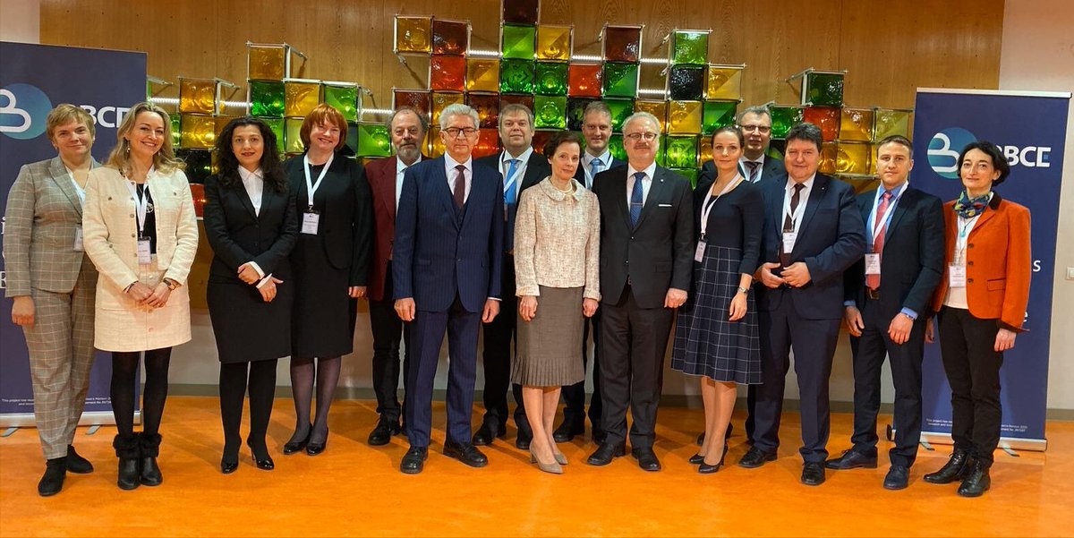 RTU_LV's tweet image. Šodien @RTU_LV , @RSUinfo kopā ar Valsts prezidentu @valstsgriba atklāj @bbcentre_eu - ievērības cienīgu projektu, kas ļaus zinātniekiem pētīt, izstrādāt un komercializēt jaunus biomateriālus kaulaudu atjaunošanai, sejas, mutes un žokļa ķirurģijai, ortopēdijai un citām jomām.