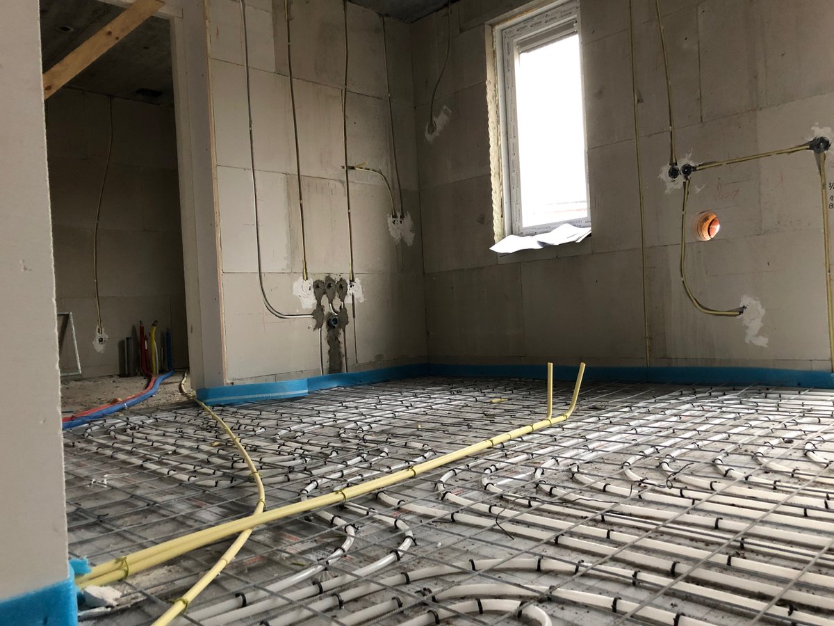 Momenteel zijn we bezig met de ruwbouw van 16 woningen in Losser! 😃 #gewoonmetaandacht