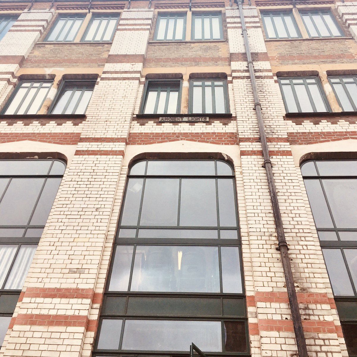 tridentbc's tweet photo. A light obstruction notice (LON) is used by developers to stop a neighbour from acquiring a right to light. #TridentROL https://t.co/9THE6kHojE