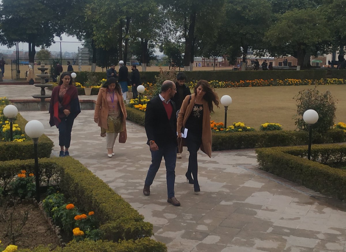 GreatDebatePK's tweet photo. Chief Guest, Fozia Younas, arrives at FAST univerity, #GreatDebate20 for the Islamabad regional round. https://t.co/yRwNOxTN1v