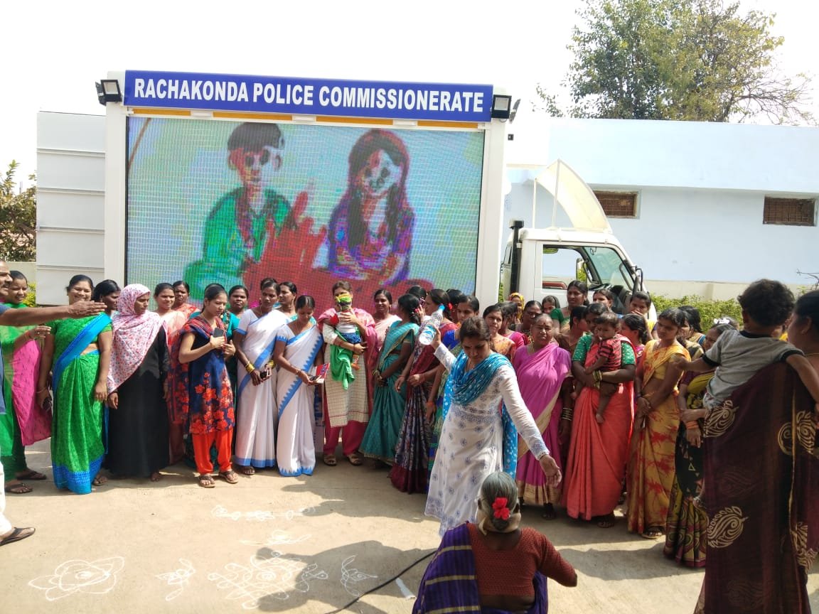 MalkajgiriCop's tweet photo. #Rachakonda_SheTeam conducted Awareness programme with self help groups in #KOHEDA, HAYATHNAGAR, Addl.DCP Smt SALEEMA Incharge #SheTeam #RCK attended and explained regarding #Evteasing #ChildMarriages #Social_Media #Cyber_Crime #Dial100 #HumanTrafficking #HAWKEYE and #WhatsApp. https://t.co/U2tN05ZPvj