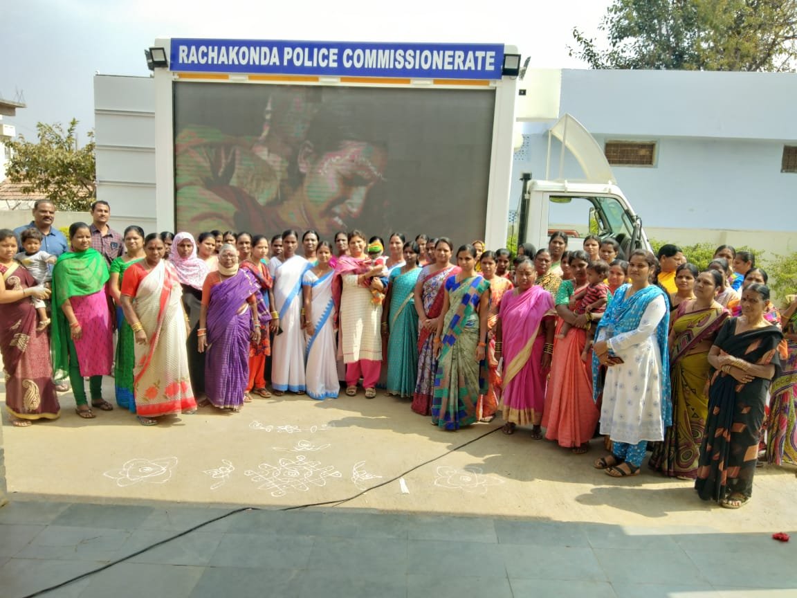 MalkajgiriCop's tweet photo. #Rachakonda_SheTeam conducted Awareness programme with self help groups in #KOHEDA, HAYATHNAGAR, Addl.DCP Smt SALEEMA Incharge #SheTeam #RCK attended and explained regarding #Evteasing #ChildMarriages #Social_Media #Cyber_Crime #Dial100 #HumanTrafficking #HAWKEYE and #WhatsApp. https://t.co/U2tN05ZPvj