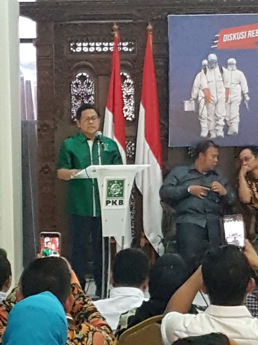Muhlisin_Erce's tweet photo. Cak Imin : Virus Corona dapat menyebar antar manusia. Indonesia harus waspada karena jumlah penduduk yang banyak dan tingkat migrasi/ perlintasan manusia yang tinggi. #WaspadaVirusCorona https://t.co/sKJr7Rieka