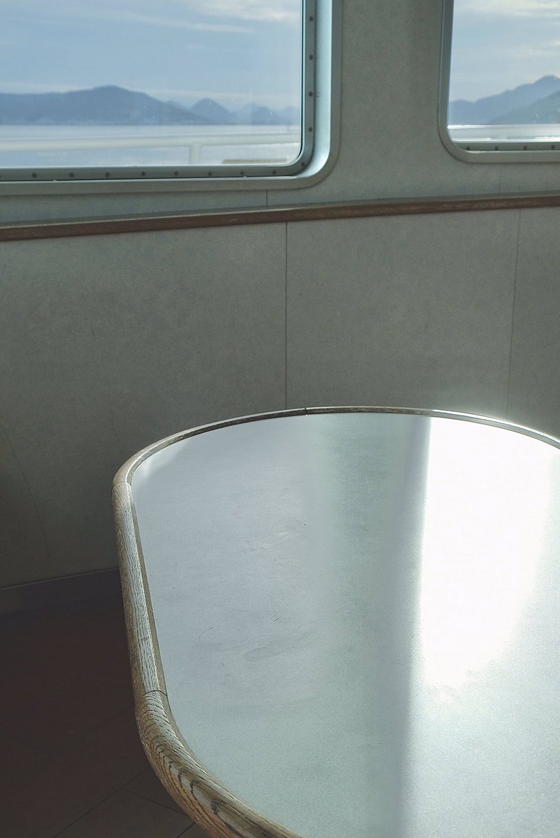 sunshine on the table

#sunshineonthetable #ferry #setoinlandsea
#setonaikai #deepjapan #japanfinder
@yewhite @gorotsukicom 
#瀬戸内海 #キリトリセカイ
#ファインダー越しの私の世界