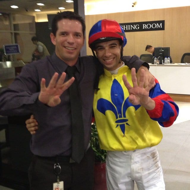KranjiBroadcast's tweet photo. ▶️ TRACK TALK UNDER LIGHTS💡
Don't miss this week's edition of #TTUL 🛋️🎥🎙️🏇
STC starter @DKinninmont will be the 3rd special guest in the red armchair to chat about a career in the saddle, starting races and a certain Brazilian Jockey... 👌
#SGRacing #TrackTalkUnderLights https://t.co/kS3DutVJIr