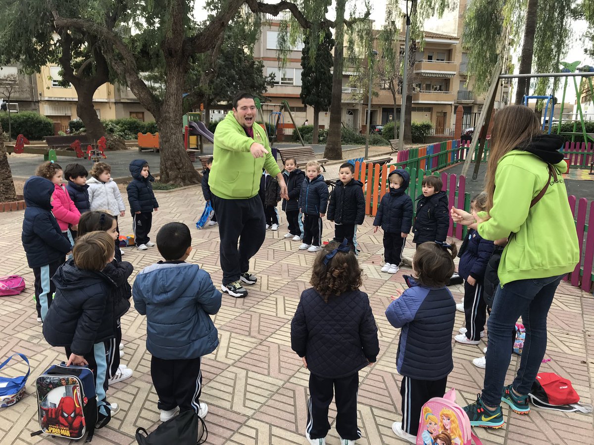 Xtorey_benifaio's tweet photo. #ProjecteElCos Ja estem a punt per gaudir d’un dia genial aprenent al voltant del COS HUMÀ #Infantil #JuntsMillor https://t.co/TZDIg0Z6FN