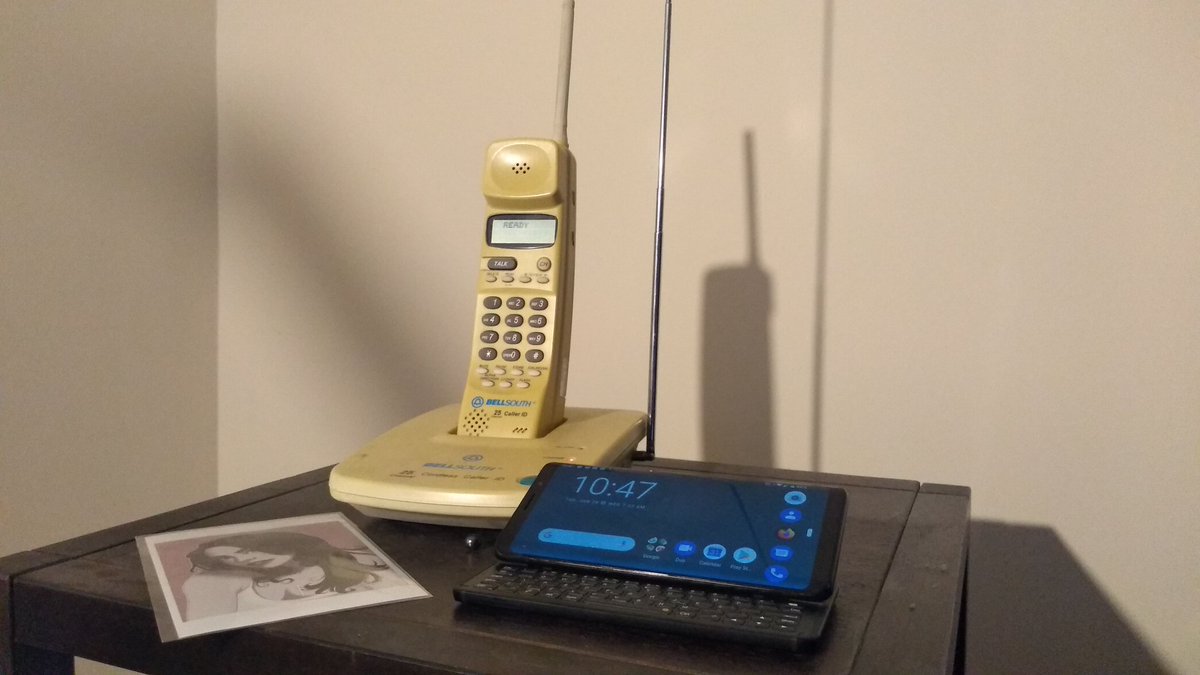 SilentDPro1992's tweet photo. Nothing wrong with having a classic feel, right @thefxtec ??? And, yes...these phones do work. #fxtec #pro1 #classic #sliderphone #Android #nostalgia https://t.co/vSRNJYGDFr