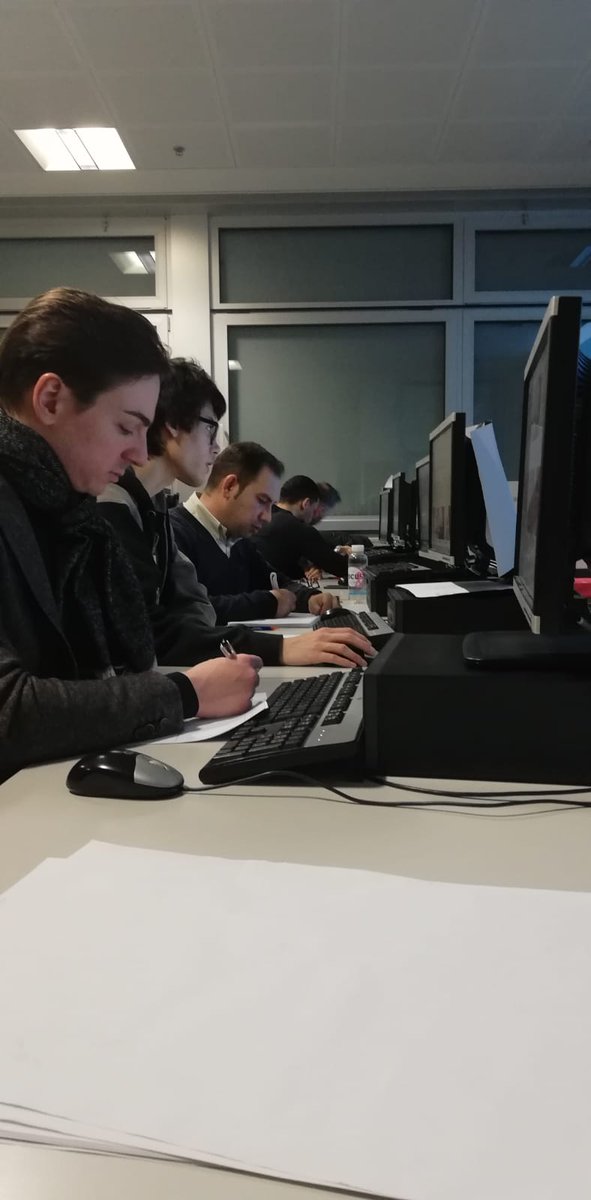 DigitoolsMilano's tweet photo. I ragazzi del corso di Assistente digital &amp; social media marketing by Società degli impiegati del commercio - Sezione Ticino in azione, sotto la sapiente guida di Luigi Tripodi. Avanti tutta con la #formazione continua! #lugano #ticino #SIC #DigitalMarketing https://t.co/Kcgg1YEcsv
