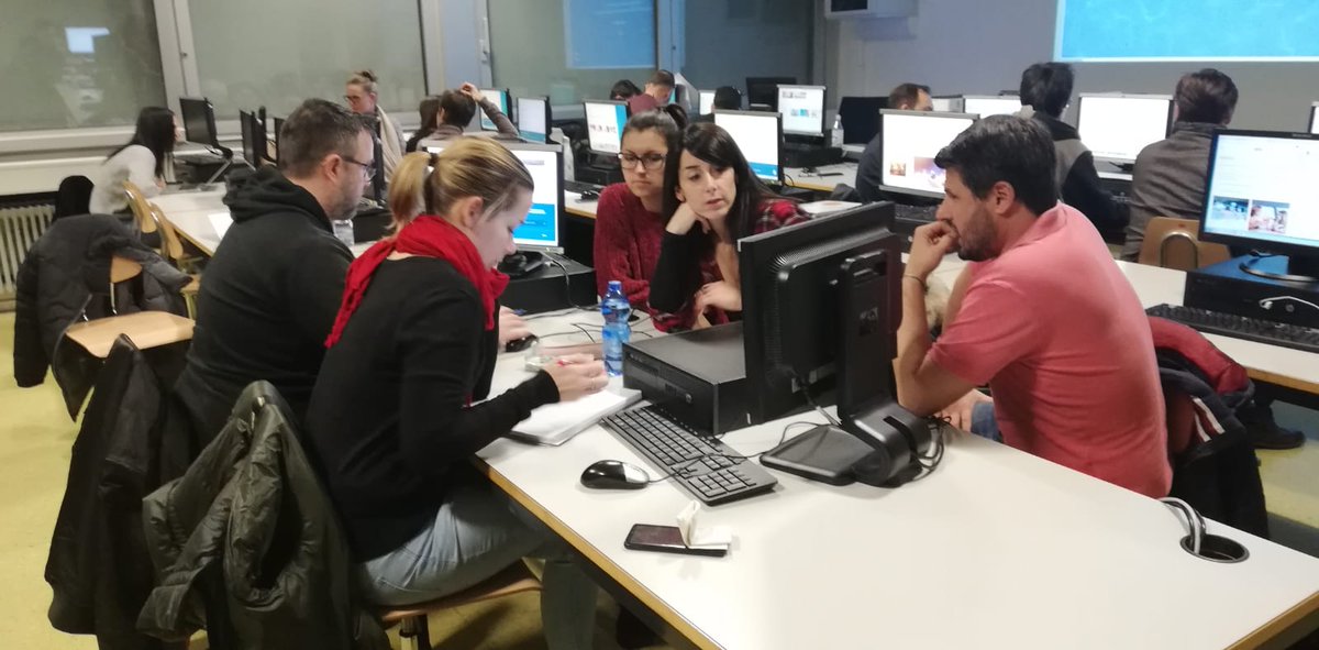 DigitoolsMilano's tweet photo. I ragazzi del corso di Assistente digital &amp; social media marketing by Società degli impiegati del commercio - Sezione Ticino in azione, sotto la sapiente guida di Luigi Tripodi. Avanti tutta con la #formazione continua! #lugano #ticino #SIC #DigitalMarketing https://t.co/Kcgg1YEcsv