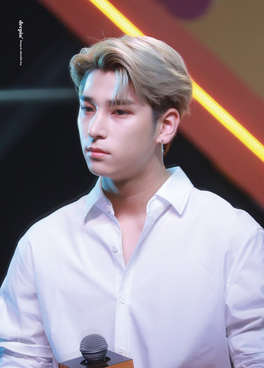 Deepin_X's tweet photo. 190929 태국 케이콘 컨벤션

한결이와 함께라면 언제나.. (੭•̀ᴗ•̀)੭

#이한결 #LEEHANGYUL #HANGYUL #ハンギョル #X1 #엑스원 https://t.co/wYCpwXbcvF