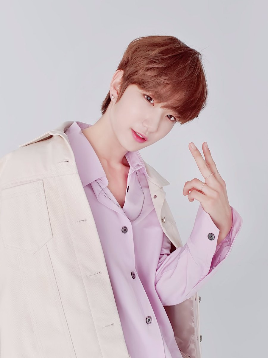 jflo_newkidd's tweet photo. [뉴키드 #우철] 저희 화보 보셨나요?😆 ✌

#Newkidd #뉴키드 #Woochul #우철 #BNT https://t.co/rUmmsj1H2c
