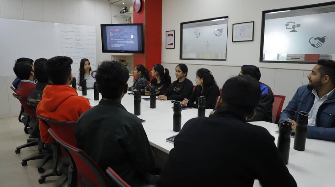 Zapbuild's tweet image. Welcoming the young minds to the real-world of professionalism, helping them nurture beyond their classroom knowledge and gain confidence in #TechnologyCreativity and scaled up to #LifeLongLearning #Kaksha2020 @Zapbuild.