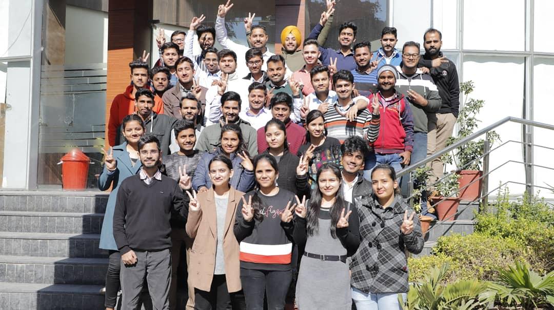 Zapbuild's tweet image. Welcoming the young minds to the real-world of professionalism, helping them nurture beyond their classroom knowledge and gain confidence in #TechnologyCreativity and scaled up to #LifeLongLearning #Kaksha2020 @Zapbuild.