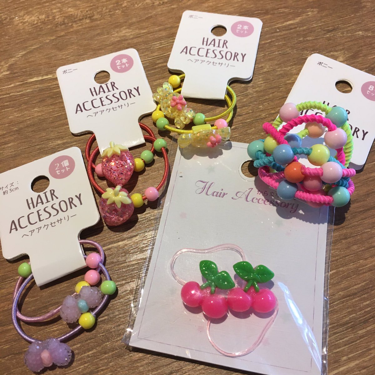 kaoryosika's tweet photo. seriaに行ったら、ヘアアクセサリーが100円とは思えない可愛さでついついまとめ買い。 https://t.co/DCTtcxpTI4