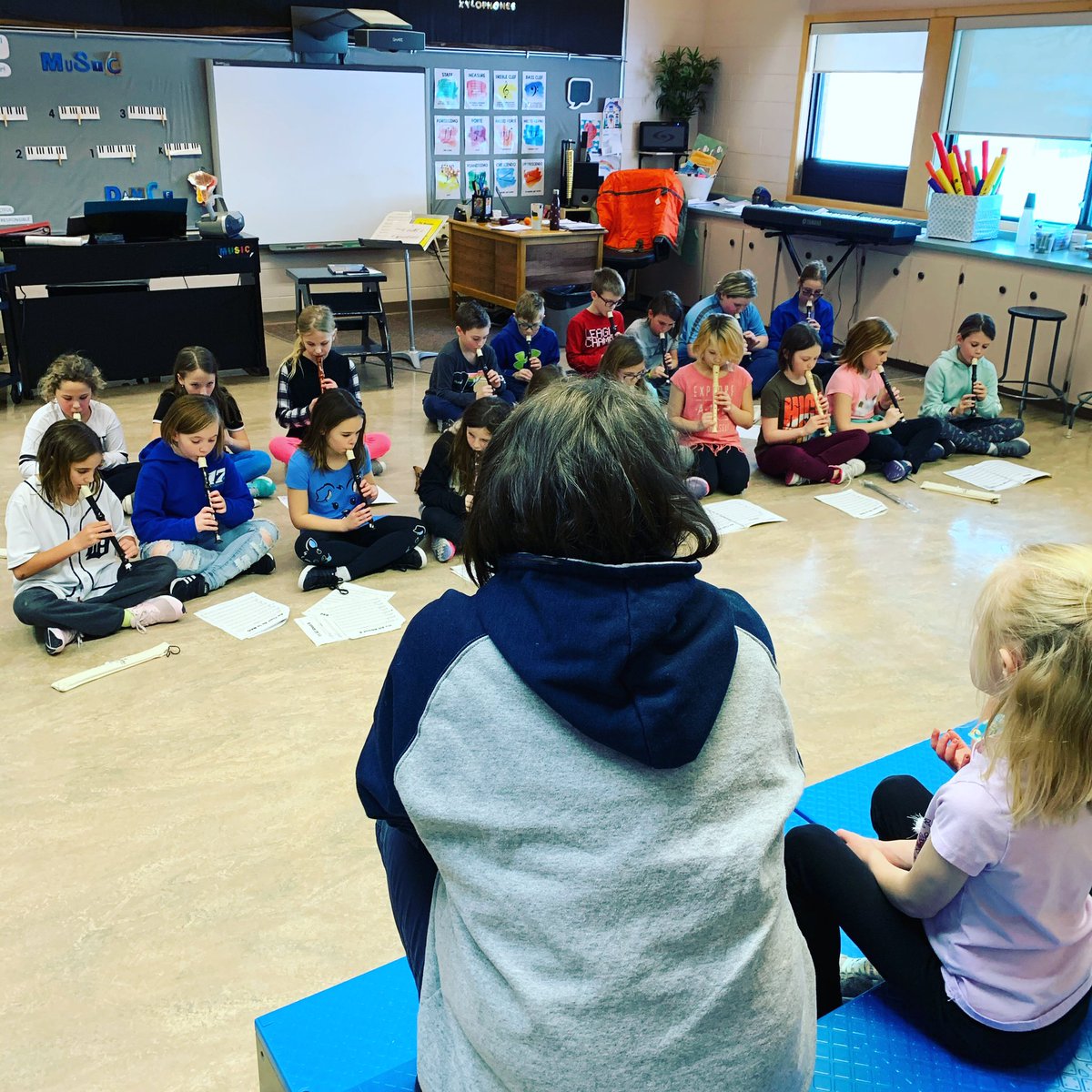 pdalemusic's tweet photo. The grade 4’s performed for the grade 1’s today! #pdale https://t.co/vhhpOIF6zx