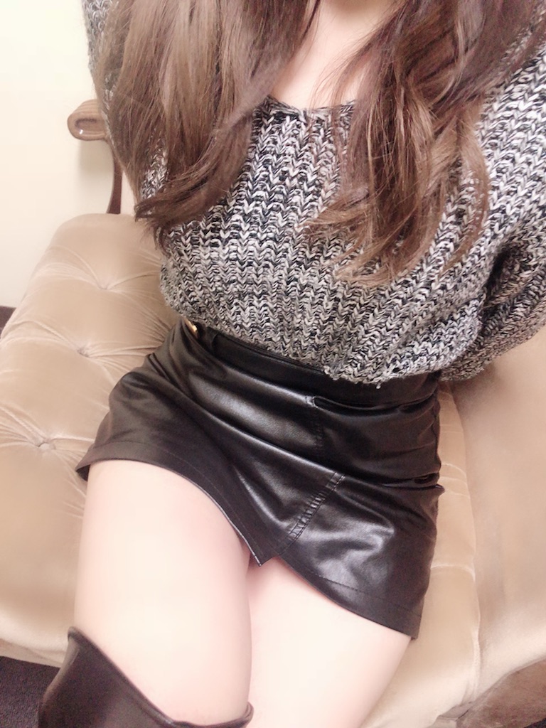 yhee3333's tweet image. TMI 정보

신종 코로나 바이러스
코로나 바이러스나 독감 바이러스는 외부 물체에 묻어서 48시간 동안 전염

그래서 손씻기만 잘해도
40%는 예방이 가능하다

특히 에리베이터 버튼에
그리고 문고리 등등 묻어서 전염이 가능하다

영희
잘보면 보인다