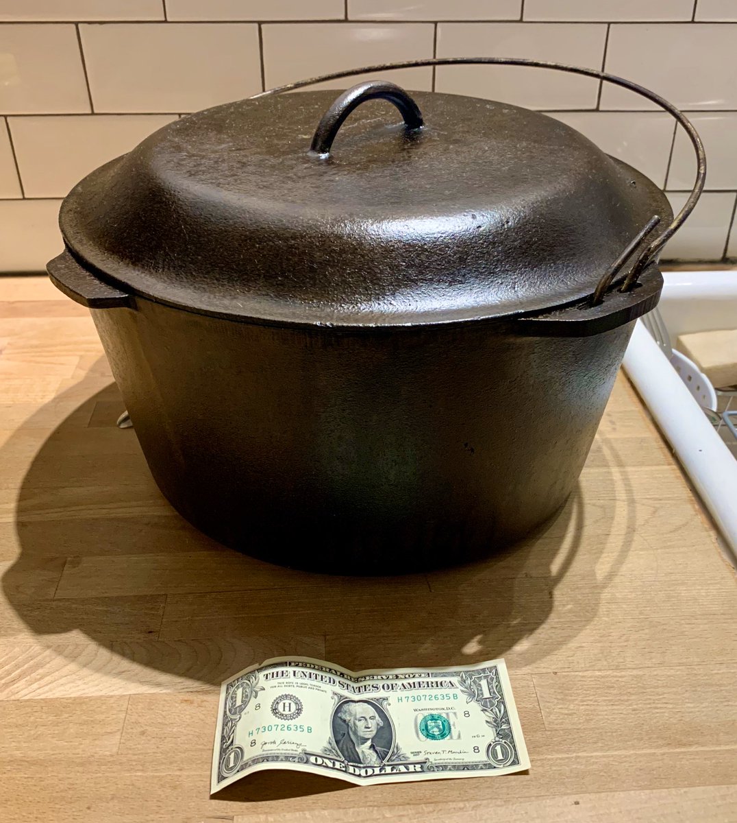 marsyall's tweet photo. @jannseal Hi there! Sorry to bust into your tweetworld, but I’m desperately looking for more info on this family heirloom Dutch oven. Any ideas? https://t.co/jvpVPwssjY