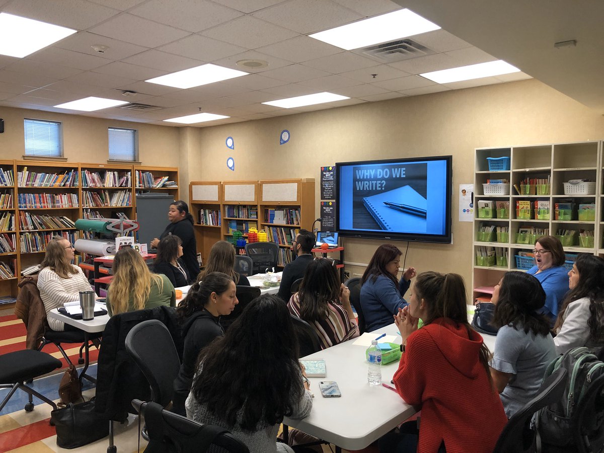 SMCJAC's tweet photo. Full House @ PK Writing Power Hour #PK #CollaborativeSpirit @SBISD https://t.co/LmDYlh7IZC