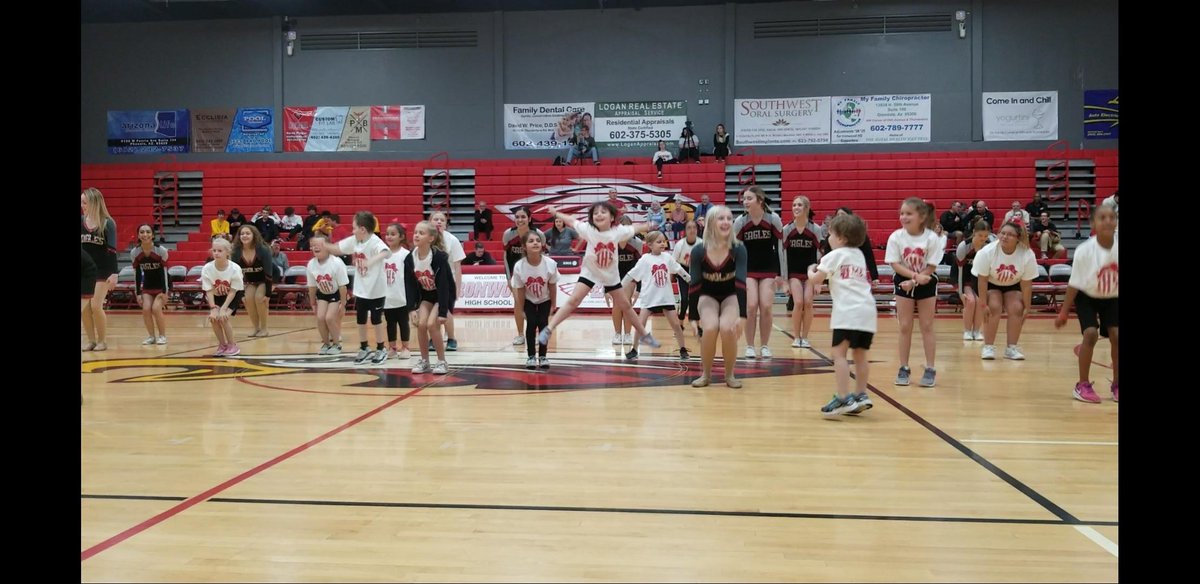 ihseagleshoops's tweet photo. Great team win tonight. Proud of how we competed and handled adversity. Also, great job to @ihsSpiritline. Great performance and awesome atmosphere. Never too high; never too low. On to the next. #IronSharpensIron #Uncommon https://t.co/LvVgdO5JB6
