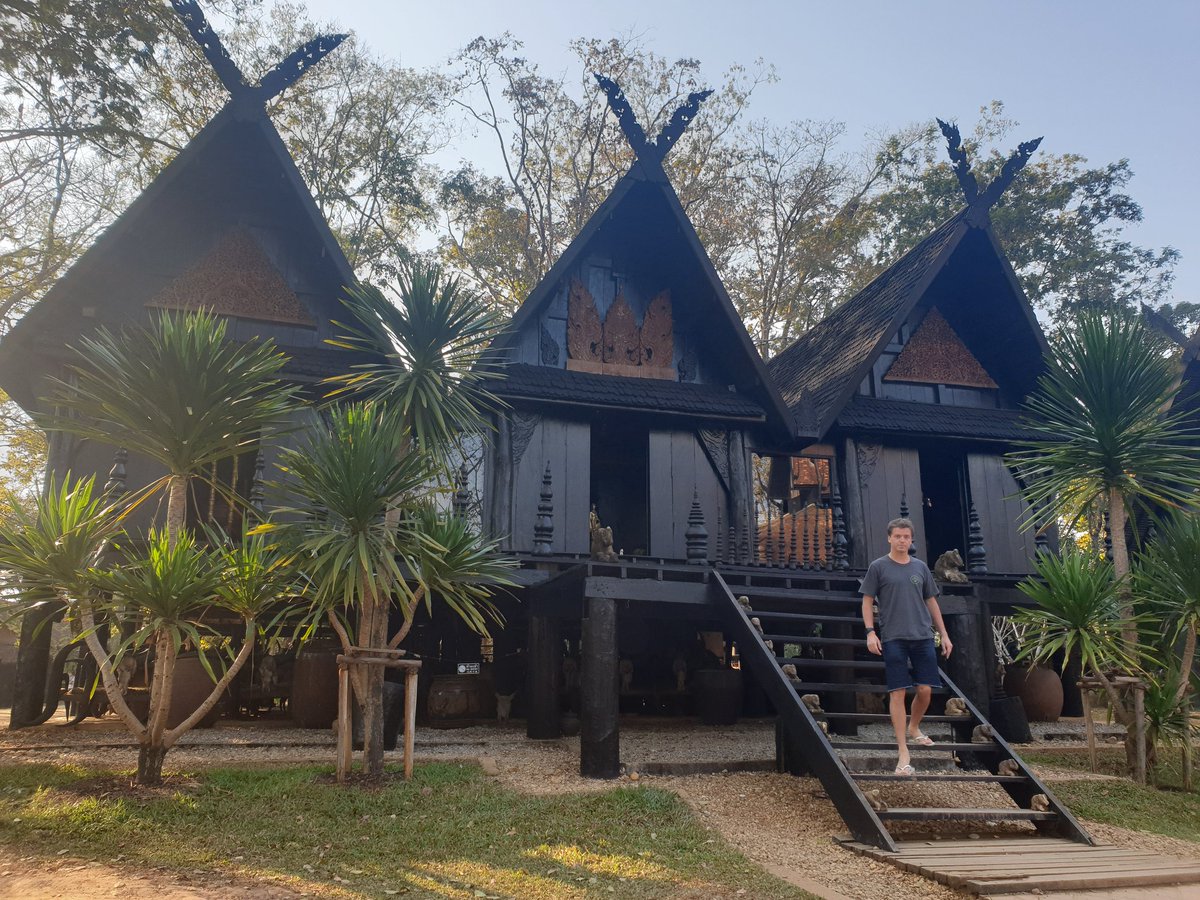 vannesteaaron's tweet photo. Black house Chiang Rai #travel #Thailand https://t.co/GDTu8qddzN