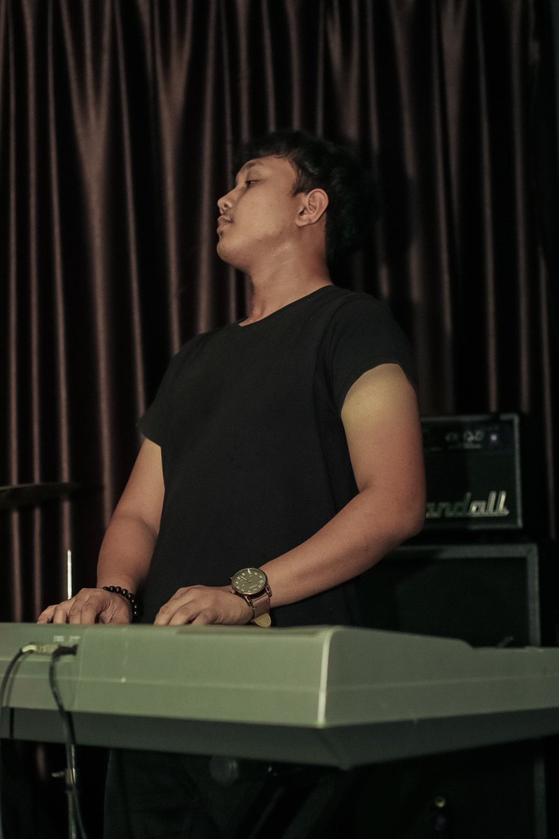 warnayang's tweet photo. Gig Kajang Vol.2 , Wavelenght Studio Kajang. https://t.co/5NCFeug6Gu