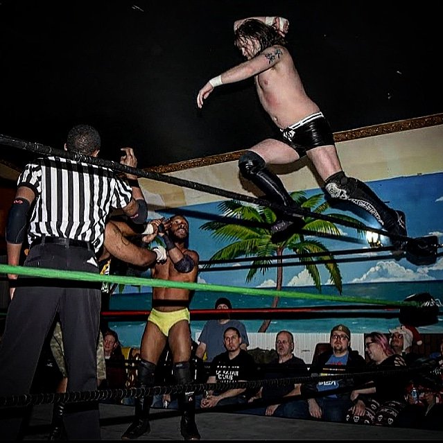 zhendrixbrand's tweet photo. Country Air!
#outlaw #theoutlaw #ghoat #worldsgreatestheavweight #countryair #tagteam #brotherhood #prowrestling #indywrestling #alwaysreadyforafight #journey #staytuned #celebrateprowrestling https://t.co/K8HzBSmmyu