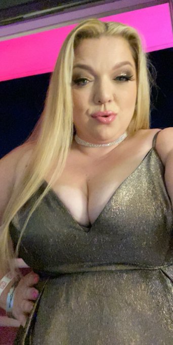 Mommy has never felt so beautiful... 💋 ty for all the love! RT 🙏🏼 @bbw_promo @Marv_Promotions @Rtthishotstuff<a href="/tag/nofilter"class="tags"><span>#nofilter</span></a><a href="/tag/lasvegas"class="tags"><span>#lasvegas</span></a><a href="/tag/bbw"class="tags"><span>#bbw</span></a><a href="/tag/milf"class="tags"><span>#milf</span></a><a href="/tag/avn"class="tags"><span>#avn</span></a><a href="/tag/blondebbw"class="tags"><span>#blondebbw</span></a>