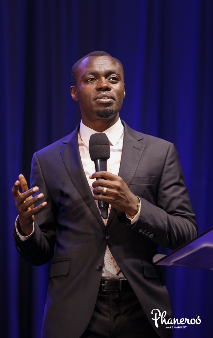 Dayvheed22's tweet photo. The difference between Noah and the men of his generation was FAITH.
#WindowsOfHeaven-1
#PhanerooDevotion 
#PhanerooGuluCrusade https://t.co/f9VzNondA9