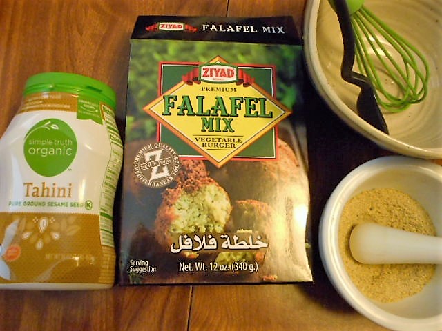 MadamSarcastra's tweet photo. Made #Ziyad #falafel mix &amp; #tahini #sauce... haven't had a falafel pita in a while, been on the brain all damn day. 😂 🧆#FalafelFanatic🥙

No hummus or cucumber but I had #SpicyRevolution #Miyokos &amp; bought some zesty #pickle slices. 😉
 #veganfood #plantbased #Vegan #plants 🌱💚 https://t.co/pEDFpEWXiI