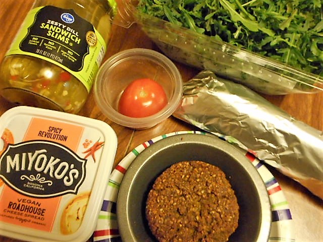 MadamSarcastra's tweet photo. Made #Ziyad #falafel mix &amp; #tahini #sauce... haven't had a falafel pita in a while, been on the brain all damn day. 😂 🧆#FalafelFanatic🥙

No hummus or cucumber but I had #SpicyRevolution #Miyokos &amp; bought some zesty #pickle slices. 😉
 #veganfood #plantbased #Vegan #plants 🌱💚 https://t.co/pEDFpEWXiI