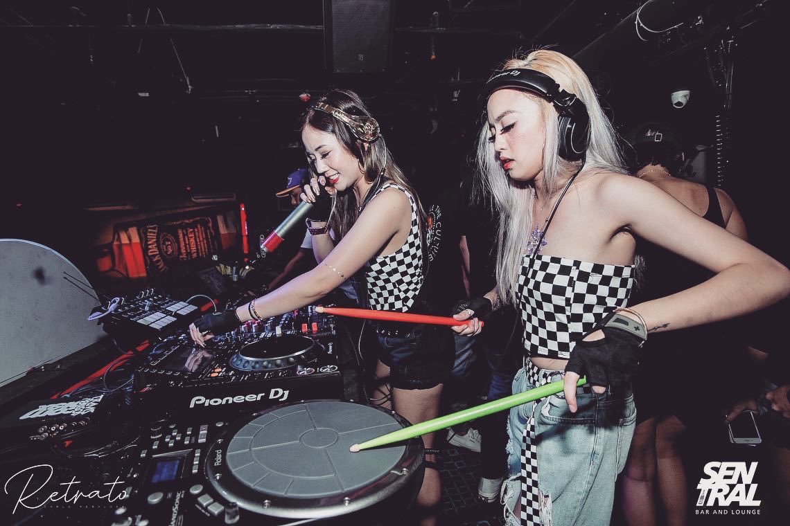 djhannahichiko's tweet photo. 🏁🏁 Always got that great vibes when we come to play in Cebu🥁 We can’t wait to be back The Sentral Cebu 🎉🤙🏻 #Sinulog2020 #ZkittleZ #zkifam #pitsenyor 

ZkittleZ 🤍
@OfficialCarmina https://t.co/RehFw7Q9QQ