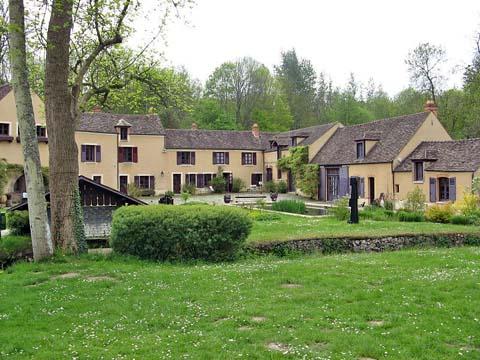 Le guide géolocalisé pour smartphone vous fait découvrir Saint Arnoult en Yvelines sur m-ici.com/78-saint-arnou… … Moulin de Villeneuve - fut la propriété des poètes Louis Aragon et Elsa Triolet
