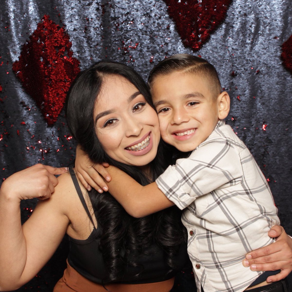PhotoBoothSoCal's tweet photo. People wonder where he gets his smiles from 😁
#smileeartoear #socal #family https://t.co/ndiMh7oivR