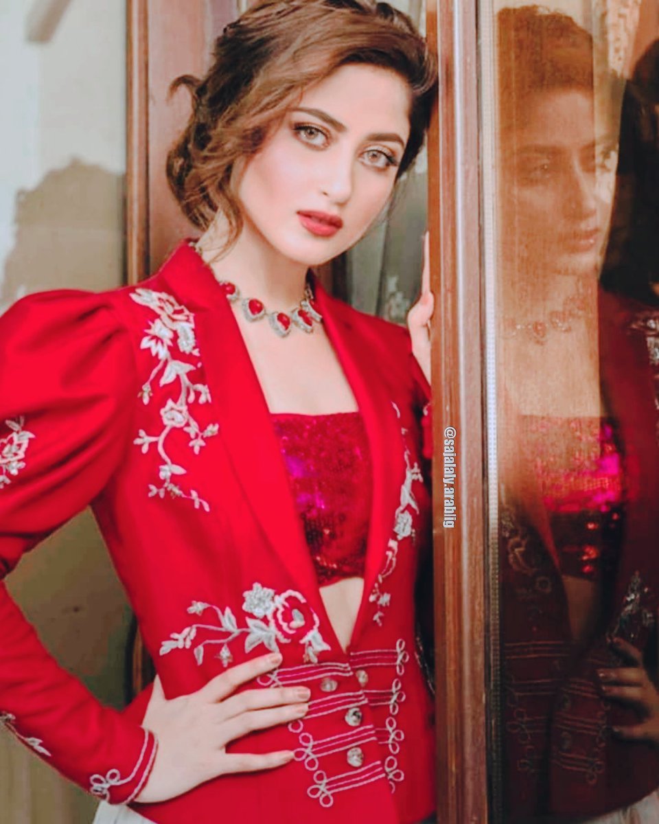 sadiano27365439's tweet photo. Stunner ❤️🌹🥵
.
@Iamsajalali the powerhouse of talent talks about her TV plays, her film Mom, finding true love and her plans for the future•••• ❤️🔥📰
#okpakistan
#okmagazine https://t.co/WAcqoN1Hkv