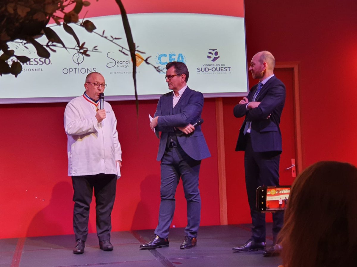 Superbe dîner de gala des grands chefs de la très belle 6ème édition du <a href="/smahrt2020/">SMAHRT</a> 😋 
Une soirée remplie d' innovations, avec le chef Lionel Giraud qui vient d’être récompensé avec 2 étoiles ⭐️⭐️