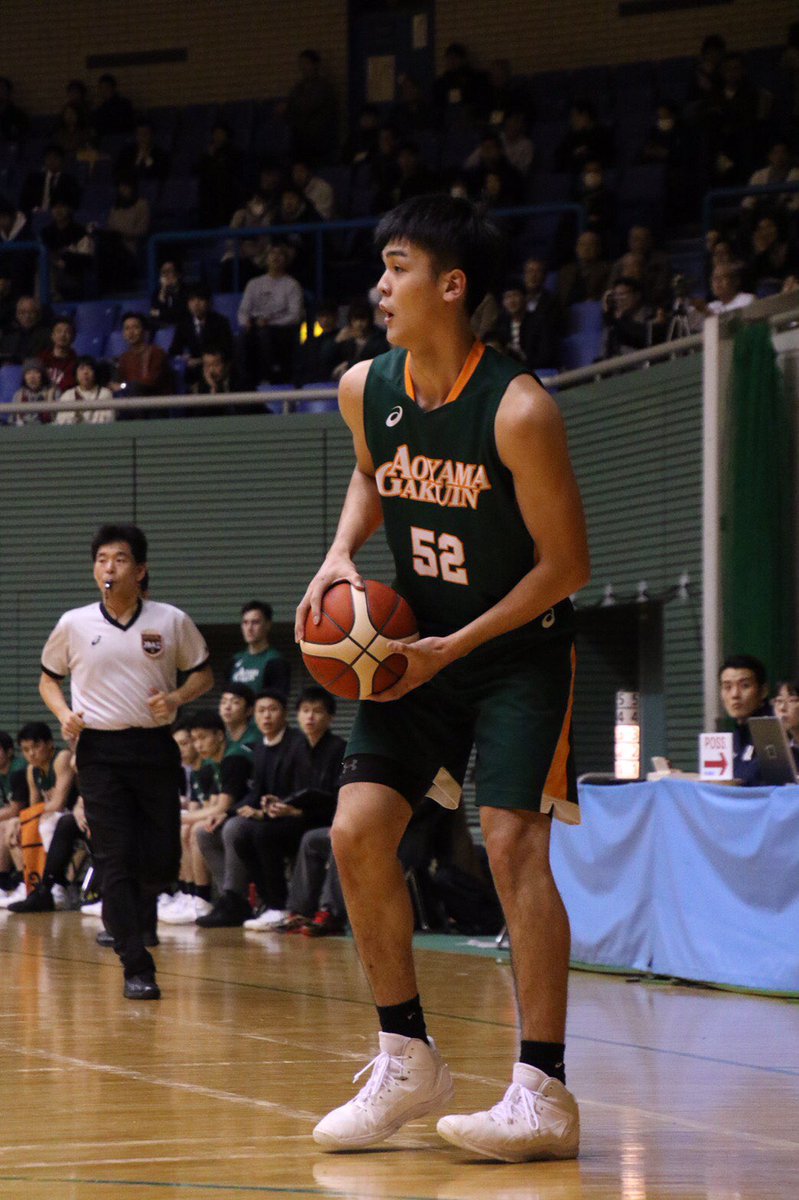 aosupobaske's tweet photo. 【お知らせ】
本学３年 #赤穂雷太 の #横浜ビー・コルセアーズ との特別指定契約による加入が発表されました！☠🏴‍☠️
196cmの長身ながらガードからフォワードまで器用にこなし、攻守でチームを牽引する青学のエースの海賊デビューに熱いご声援をお願いいたします！🔥💥
#ビーコル #Bリーグ #青学バスケ https://t.co/N2JJ5FrIN2