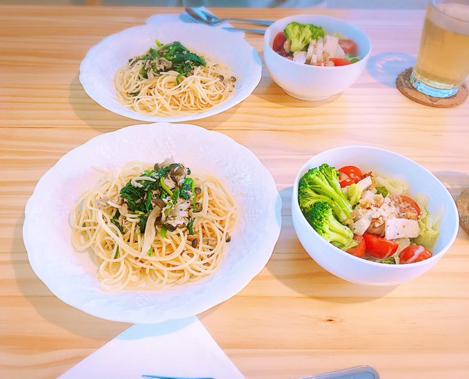 うさちゃんとお誕生日会(*'﹀`*)💖
全部手作り!!
うさちゃんが作ったタルトお店のみたいですごいしかわいすぎるし美味しすぎた……
メレンゲクッキーもおいしかった🥰
お菓子プレート可愛すぎない? 