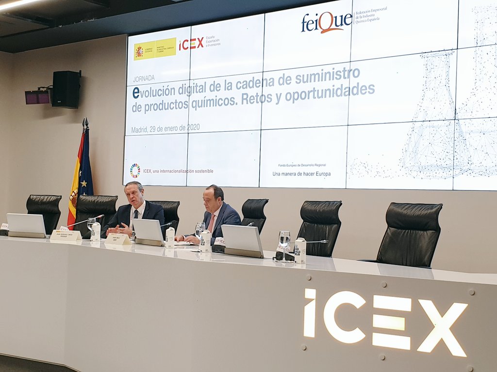 Feique_ES's tweet photo. Juan A. Labat (#Feique) destaca la #digitalizacion como herramienta necesaria para la potenciación del #comercioexterior en la jornada #digitalizacionquimicos @ICEX_ https://t.co/ohMgthd5ux