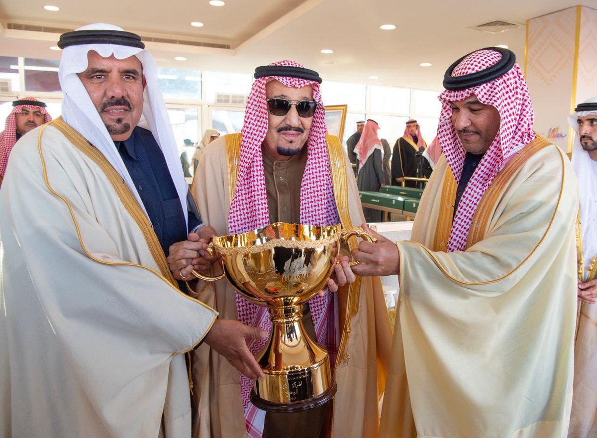 Mmrrqqq's tweet photo. #ملك_الوضح عمير بن فهدالقحطاني المسيطر من عام ١٤٣٥ الى اليوم في 100 وضح اصعب الفئات واشرسها هذه السيطره لم تأت من فراغ بل جاءمن راس يعرف كيف يتربع على القمه ويتسيد ب #ملكات_الوضح #مضيمات #نخبة_الجزيرة كل هذه السنوات واخرها تتوجيه ببيرق المؤسس اكبر فخر واعلى وسام للجميع https://t.co/HabLixsp3N