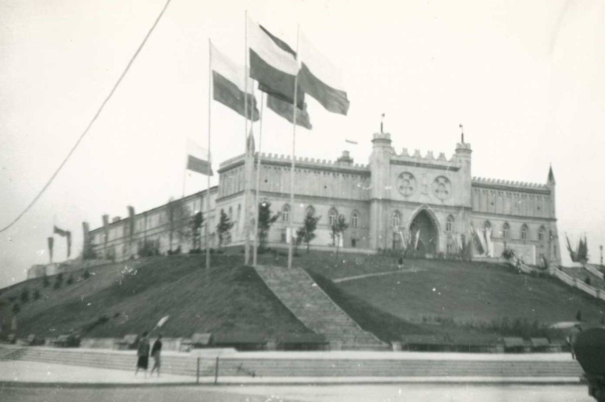 aan_gov_pl's tweet photo. Zamek w Lublinie.
@aan_gov_pl #archiwa #Lublin #zamek #Polska https://t.co/3RnqNKtsw2