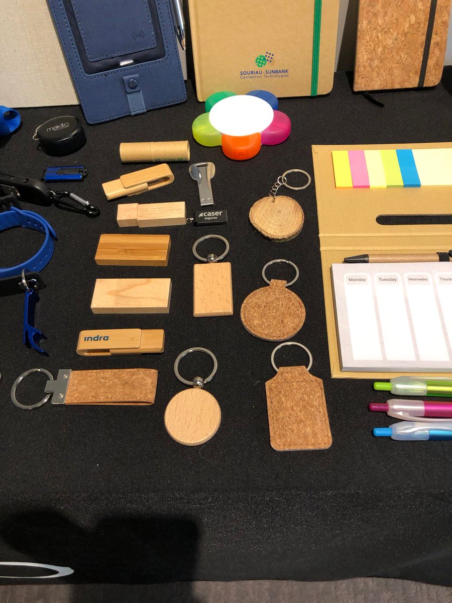 acm_sourcing's tweet photo. 2️⃣0️⃣2️⃣0️⃣ l'année des #objetsmedia eco responsables. 🌎
Suite de nos Road show chez nos fournisseurs préférés. La tendance est ancrée : de plus en plus de produits sont entièrement eco conçus où intègrent une part importante de matière recyclable. ♻️♻️♻️ https://t.co/pkZeh1PcHm
