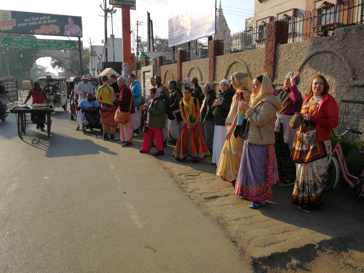 vihe_vbn's tweet photo. VIHE students join the newly formed Vrndavana Sankirtana party on the weekly Saturday Maha harinama through the streets of Vrndavana town. Once a month, the Harinama concludes with a prasada feast at the VIHE. https://t.co/VxLzLCm1D6