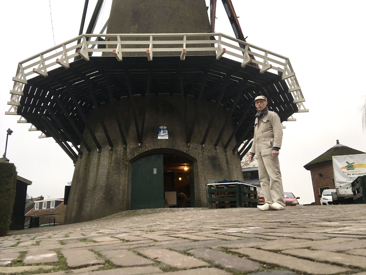 annemariedewit's tweet photo. IJsselsteinse molenaar maalt overuren: ‘Een lekkere wind is alles’ #Windotter https://t.co/OLWyGXthlt https://t.co/2pYBHcnfbi
