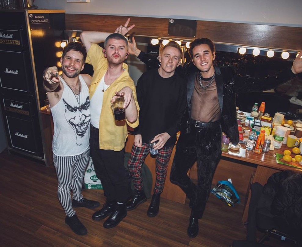 TodayFM's tweet photo. Howaya Wednesday 👋🏼😎
Tune into The @IanDempsey Breakfast Show from 7am.
It's day 3 of the #SkiTrip2020 and there's €950 in the pot for These Three Words 💶💶💶
Plus @bandwildyouth are in for a chat about how they are gonna rock Bad Hofgastein 🎶
#LongTimeNoSki 🇦🇹🎿 https://t.co/THdSVOYsKV
