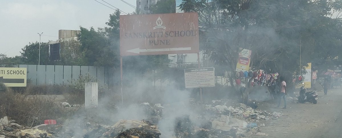 arrzaan's tweet photo. The burning of garbage is done openly without any fear. This create a serious health issues but nobody seems to be serious about it. The entire Pune Nagar Rd is burning
@narendramodi @WagholiHSA @PawarSpeaks @AjitPawarSpeaks @AUThackeray @CMOMaharashtra @OfficeofUT @maha_governor https://t.co/IAxZEFdVCA