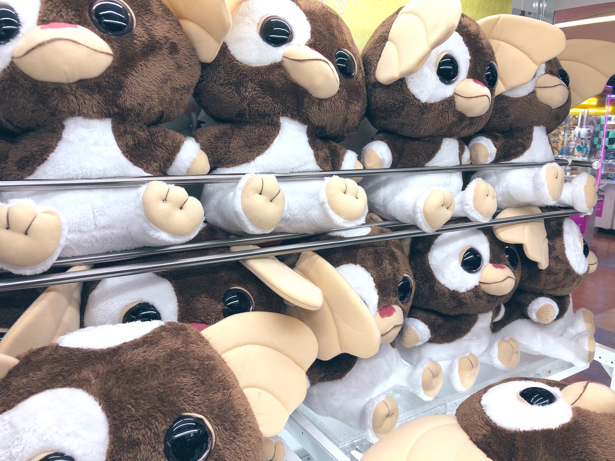 秋 葉 原 Hey Sur Twitter プライズ 本日新入荷 ギズモ ギガジャンボぬいぐるみ クリっとした目が可愛い 映画 グレムリンのギズモのぬいぐるみがhey2階に登場です マスコットも同時入荷してますよ 見たことあっても名前を知らない人が多そう 秋葉原hey