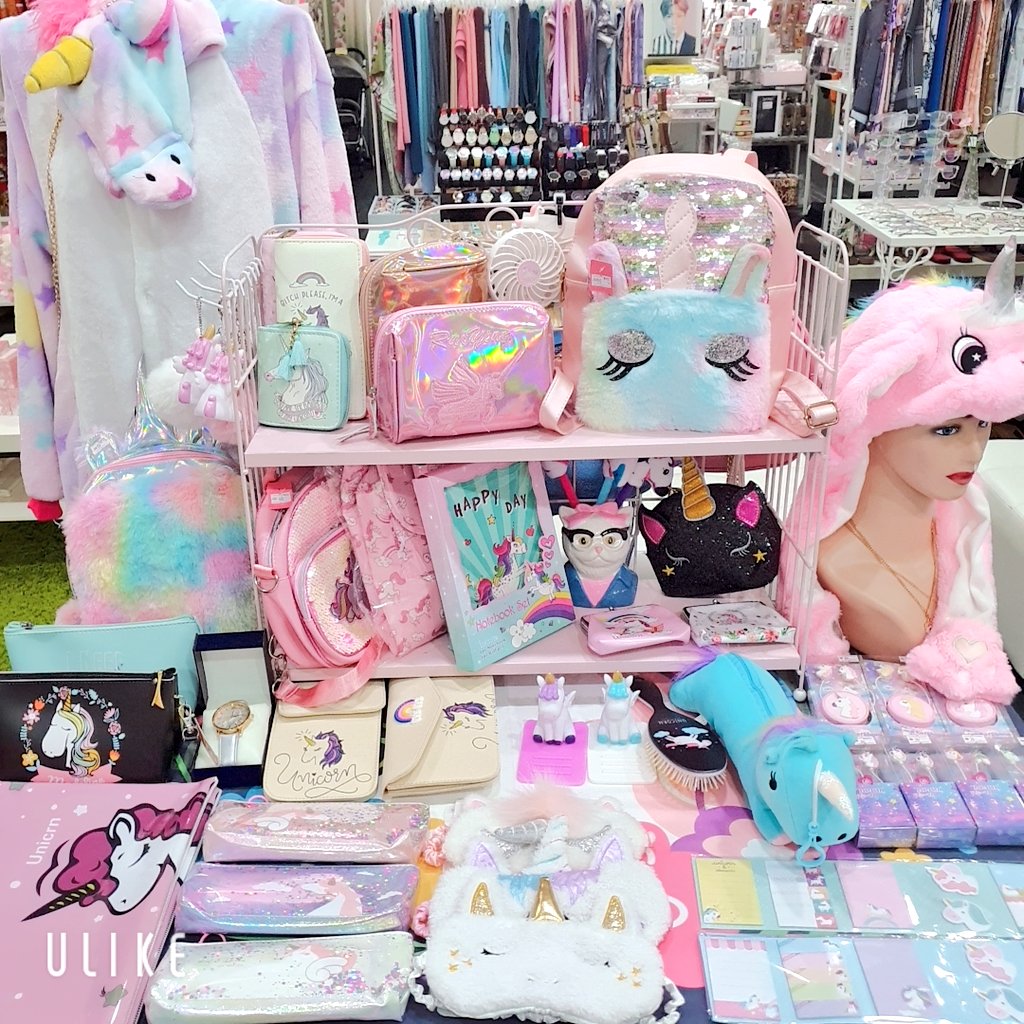 anisnanajihah's tweet photo. Salam semua nak minta tolong RT untuk rezeki saya.Butik vendor twinklesky ,hampir 4 tahun beroperasi di bukit jelutong shah alam tapi lately bisnes slow. Macam2 barang kami ada jual dari barang unicorn,baju,lashes, kpop merchandise,lightstick,squishy, kasut ,phone case, bag &amp; jam https://t.co/FYgUJp9VY2